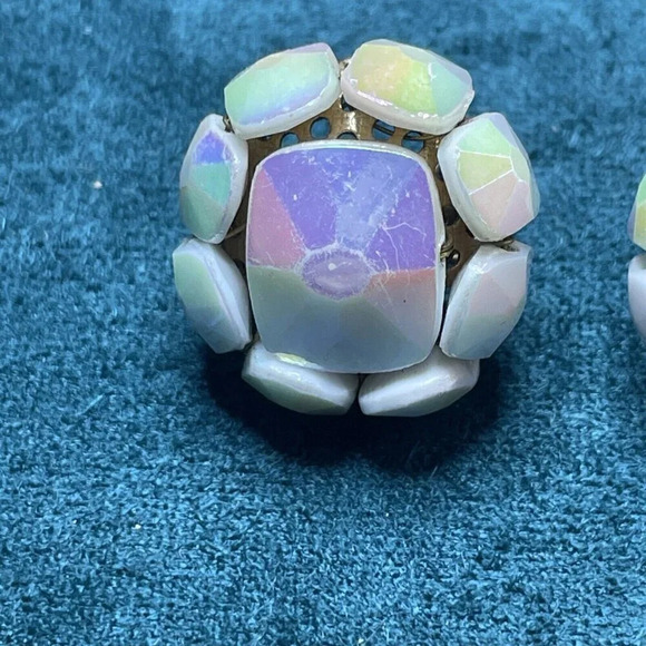 Vintage Vogue Signed Iridescent Flower Beaded Clip Earrings Marked - Picture 2 of 7